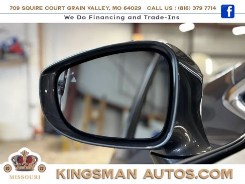 Used 2017 Chrysler Pacifica Touring-L w/ Tire & Wheel Group FWD image 32