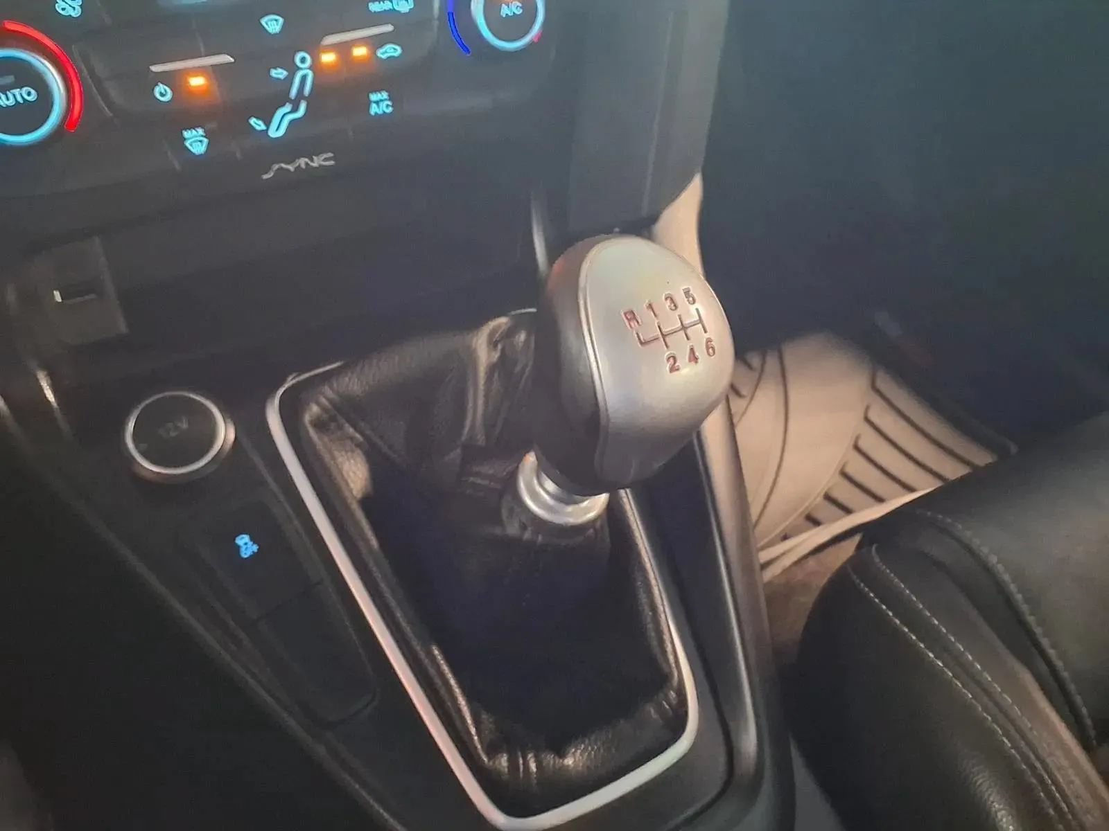 Used 2017 Ford Focus ST w/ Equipment Group 401A FWD image 22