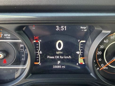 Used 2025 Jeep Wrangler Unlimited Rubicon AWD/4WD image 21