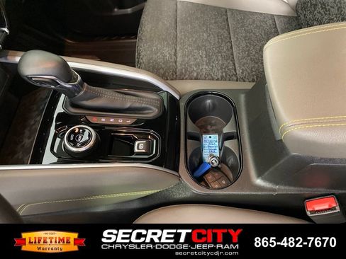 Used 2024 Chevrolet Colorado ZR2 AWD/4WD image 23