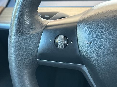 Used 2021 Tesla Model 3 Standard Range Plus image 25