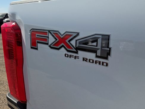 New 2026 Ford F250 XL w/ FX4 Off-Road Package AWD/4WD image 9