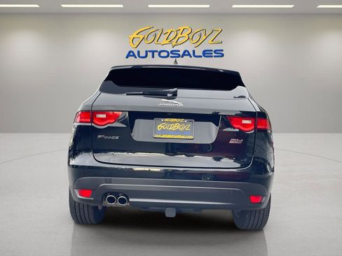 Used 2018 Jaguar F-PACE Premium image 4