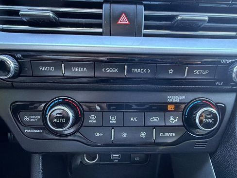 Used 2021 Kia Niro LX image 22