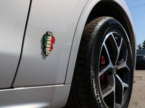 Used 2020 Alfa Romeo Stelvio Ti w/ Active Blind Spot Package image 10