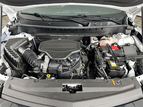 Used 2024 Cadillac XT6 Premium Luxury w/ LPO, Floor Liner Package image 31