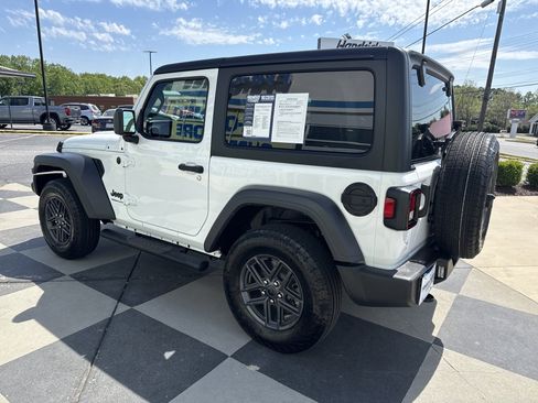 Used 2025 Jeep Wrangler Sport image 8