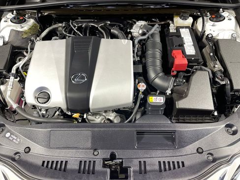 Used 2025 Lexus ES 350 w/ Premium Package image 9