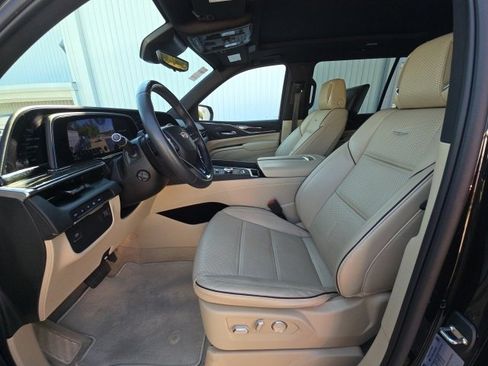 Used 2023 Cadillac Escalade ESV Premium Luxury w/ LPO, Radiant Package image 10