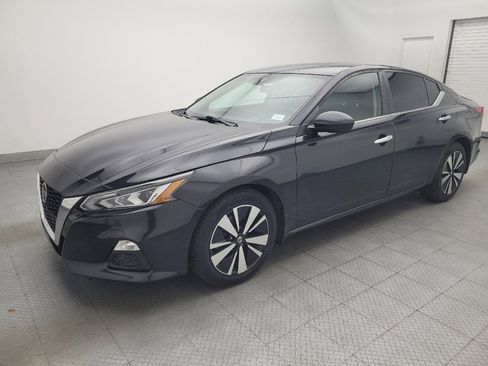Used 2021 Nissan Altima 2.5 SV FWD image 2
