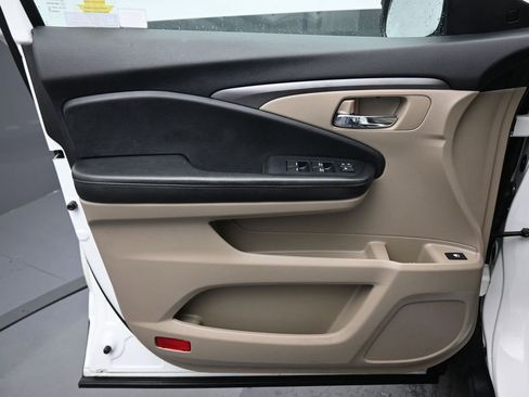 Used 2020 Honda Pilot EX image 9