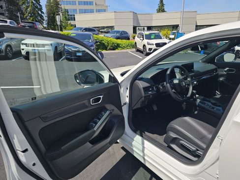 Used 2025 Honda Civic Sport image 21