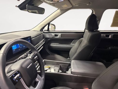 Used 2025 Hyundai Santa Fe SE w/ Tow & Go Package FWD image 10