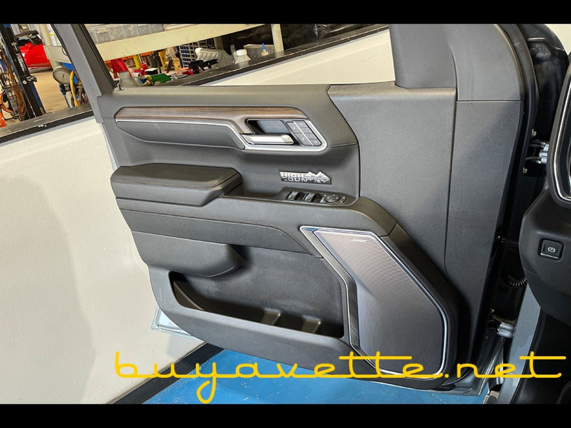 Used 2025 Chevrolet Silverado 1500 High Country w/ Technology Package AWD/4WD image 22