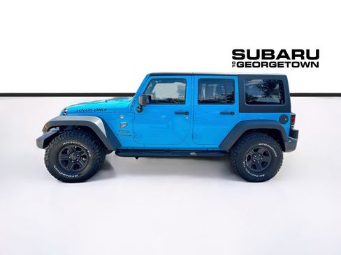 Used 2018 Jeep Wrangler Unlimited Sport w/ Connectivity Group AWD/4WD image 4