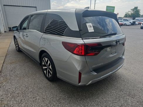 Used 2025 Honda Odyssey EX-L image 4