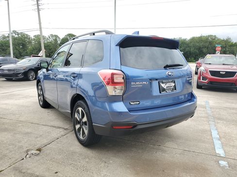 Used 2017 Subaru Forester 2.5i Premium AWD/4WD image 3