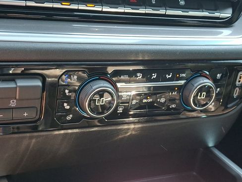 Certified 2026 Chevrolet Silverado 1500 High Country AWD/4WD image 16