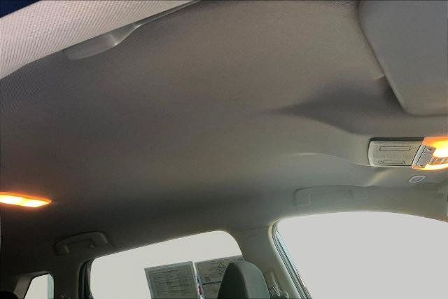 Used 2025 Nissan Rogue SV FWD image 27