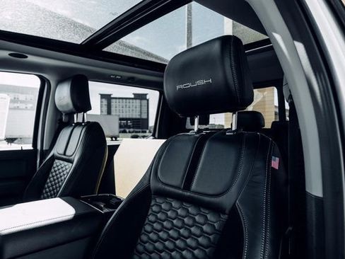 New 2026 Ford F250 Lariat w/ Black Appearance Package image 25