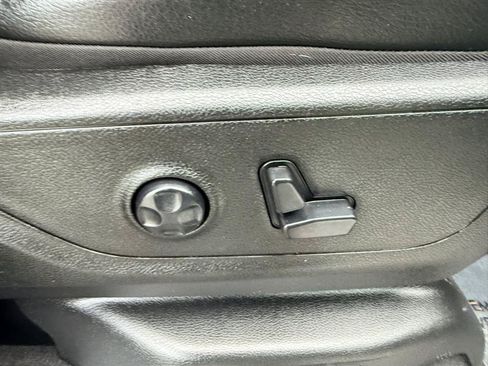 Used 2019 RAM 1500 Sport w/ Level 2 Equipment Group AWD/4WD image 17