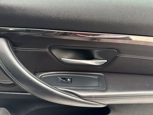 Used 2016 BMW M4 Convertible image 17