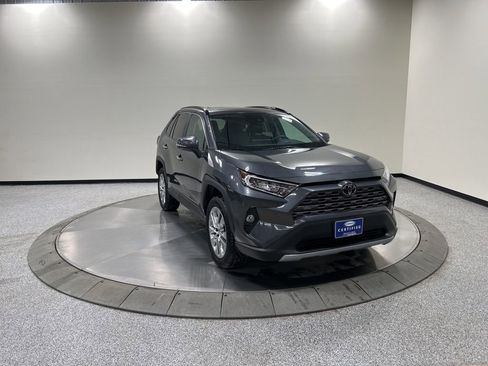Used 2019 Toyota RAV4 Limited image 4