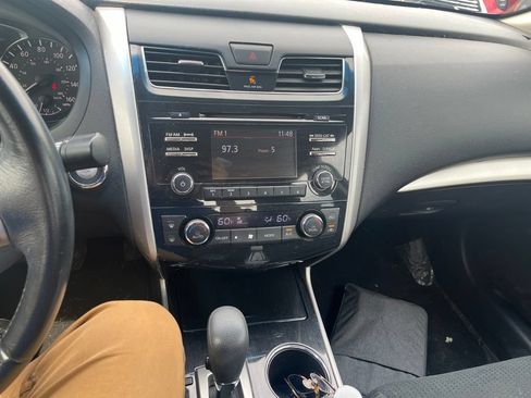 Used 2014 Nissan Altima 2.5 SV w/ Convenience Package FWD image 8