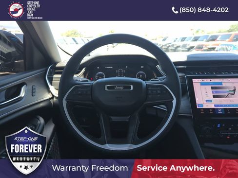 Used 2023 Jeep Grand Cherokee L Limited w/ Luxury Tech Group II RWD image 16