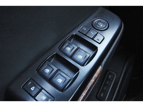 Used 2016 Chevrolet Tahoe LTZ image 19