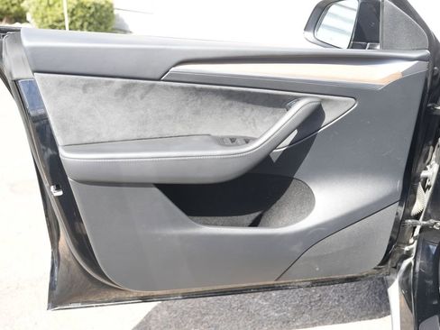 Used 2023 Tesla Model Y Long Range image 21