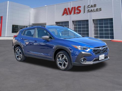 Used 2025 Subaru Crosstrek 2.5i Premium AWD/4WD image 3