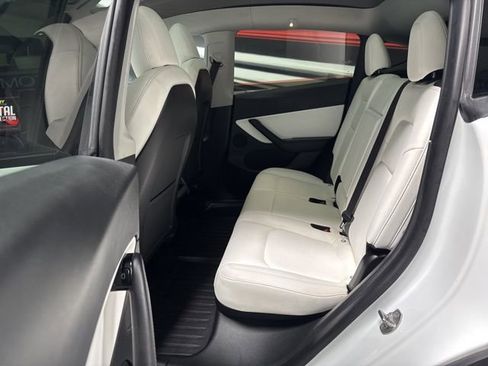 Used 2021 Tesla Model Y Long Range image 13
