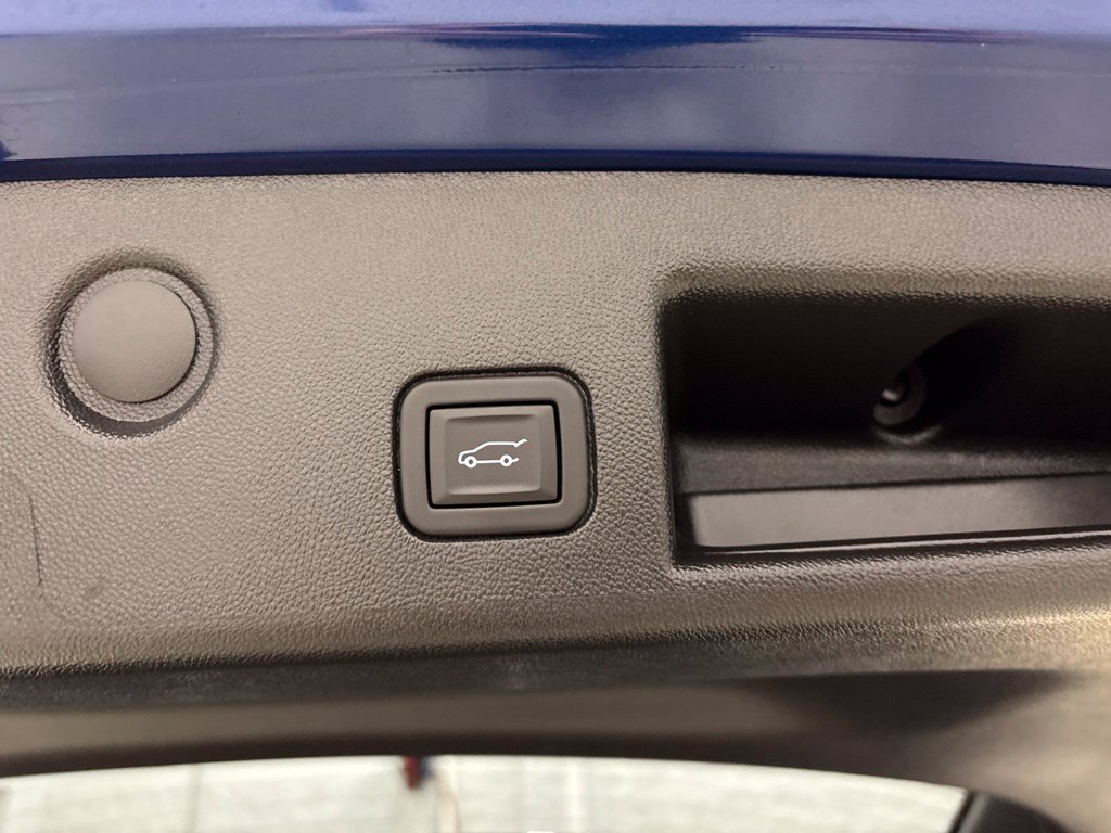 Used 2023 Chevrolet Equinox RS AWD/4WD image 38