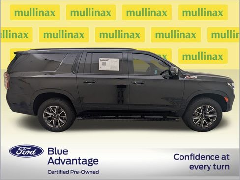 Used 2023 Chevrolet Suburban Z71 w/ Luxury Package AWD/4WD image 2
