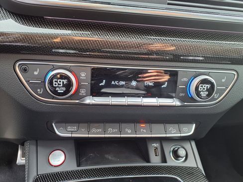 Used 2023 Audi SQ5 Prestige w/ Prestige Package image 17