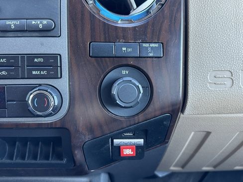 Used 2011 Ford F250 Lariat image 32