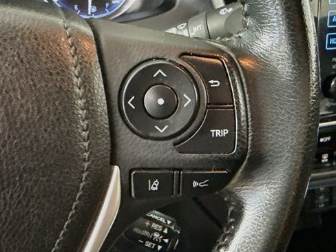 Used 2019 Toyota Corolla XSE FWD image 15