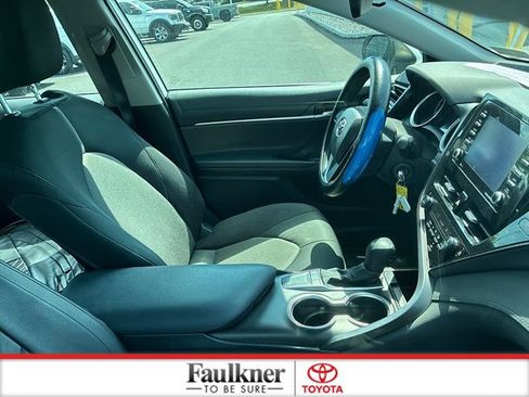 Used 2022 Toyota Camry LE FWD image 20