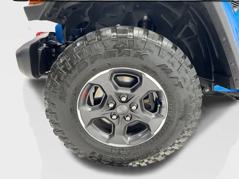 Used 2023 Jeep Gladiator Rubicon w/ LED Lighting Group AWD/4WD image 13