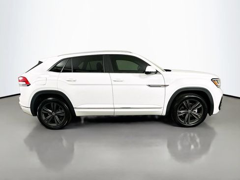 Used 2021 Volkswagen Atlas Cross Sport SE FWD image 4