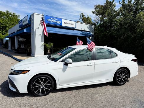 Used 2021 Toyota Camry SE FWD image 25