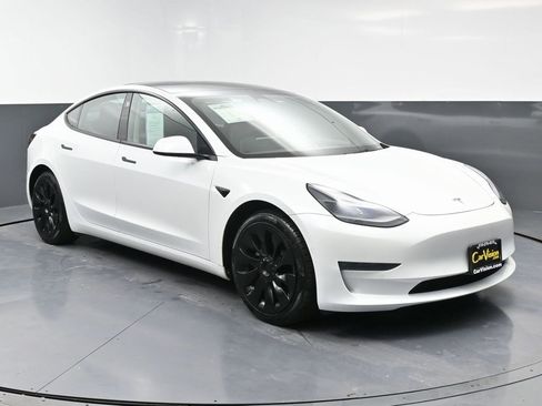 Used 2022 Tesla Model 3 Long Range image 2