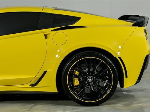 Used 2016 Chevrolet Corvette Z06 w/ C7.r Special Edition RWD image 9