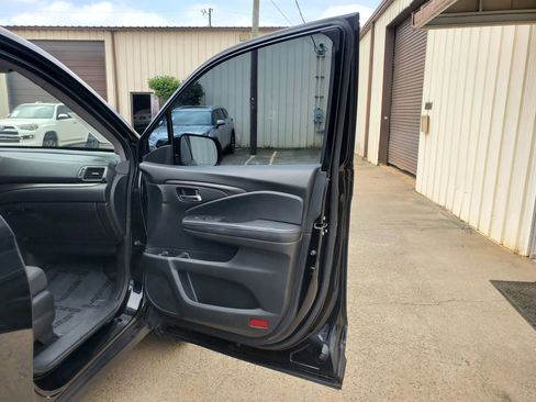 Used 2018 Honda Ridgeline Sport image 23
