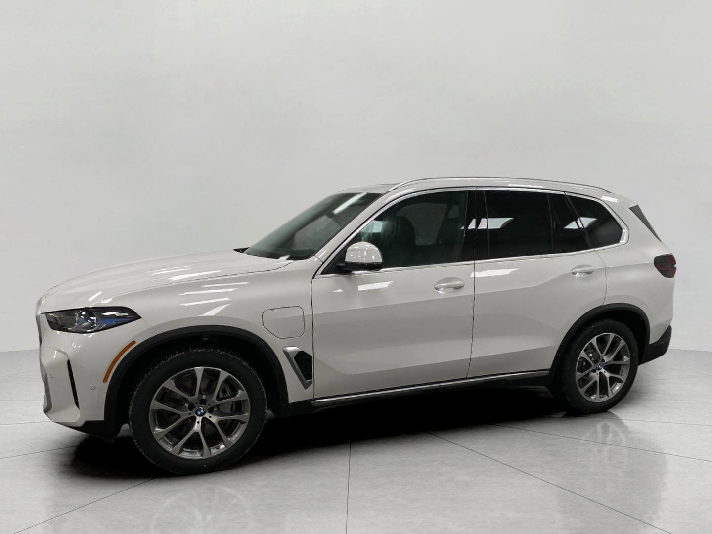 New 2026 BMW X5 xDrive50e w/ Executive Package AWD/4WD image 10
