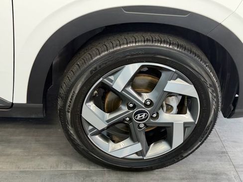 Used 2024 Hyundai Venue SEL FWD image 11