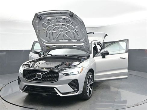 Used 2023 Volvo XC60 B5 Ultimate w/ Climate Package image 55