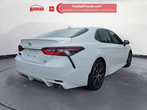 Used 2024 Toyota Camry SE w/ Cold Weather Package AWD/4WD image 6