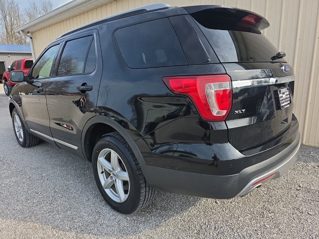 Used 2016 Ford Explorer XLT w/ Equipment Group 201A AWD/4WD image 9